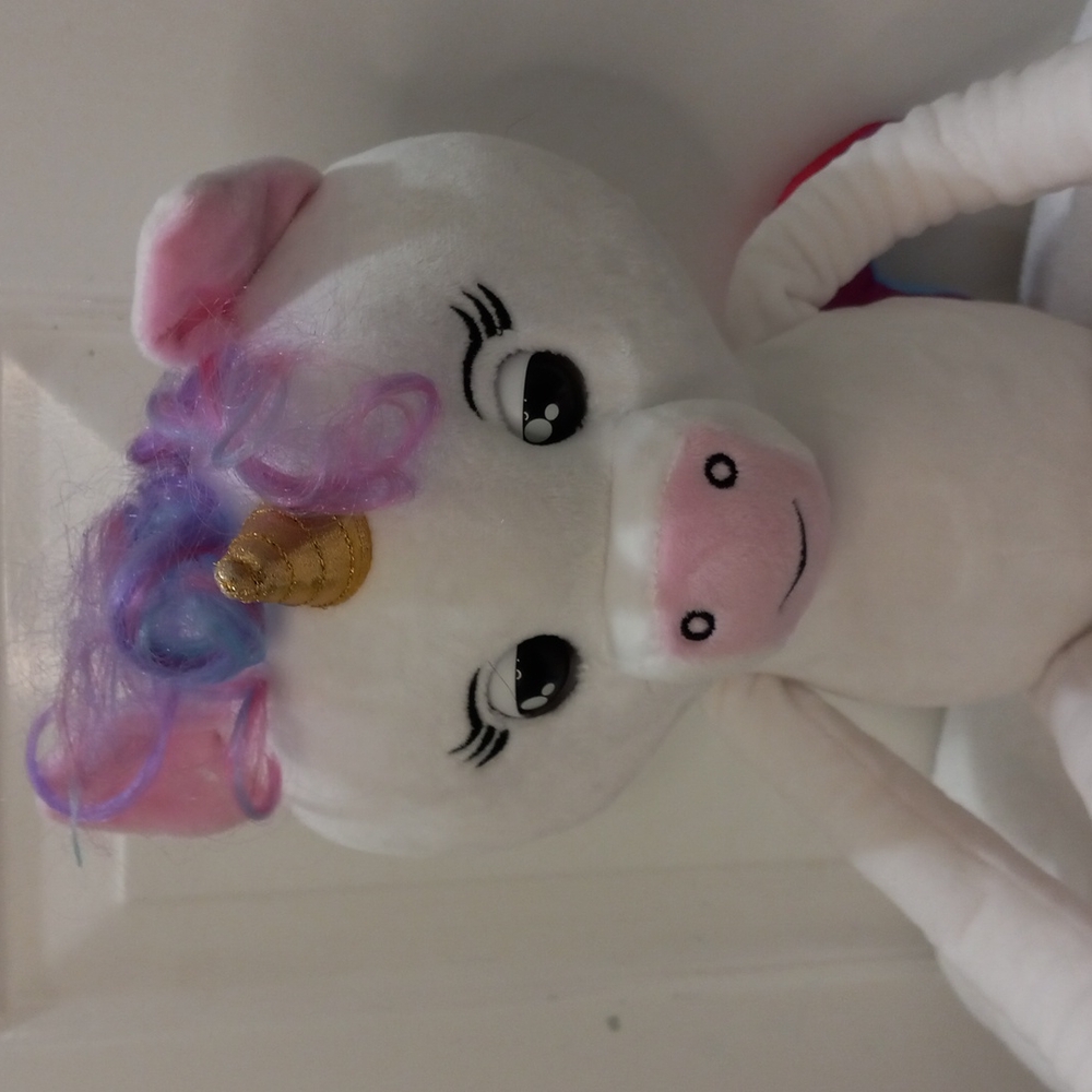 WowWee Fingerlings Hugs Unicorn, Gigi